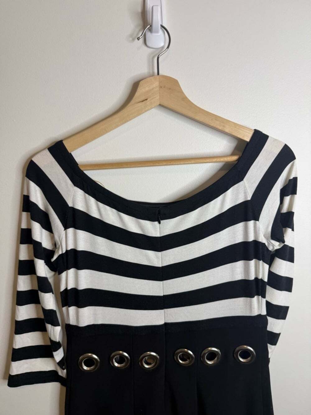 Joseph Ribkoff Black and White Striped Midi Dress cut out size 4 - Picture 7 of 9